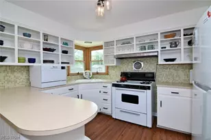 906 Davis Ave, Cuyahoga Falls, OH 44221 - Photo 8