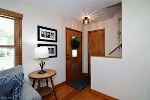906 Davis Ave, Cuyahoga Falls, OH 44221 - Photo 2