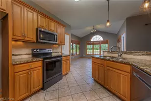 1436 Glenbrook Ave, Louisville, OH 44641 - Photo 10