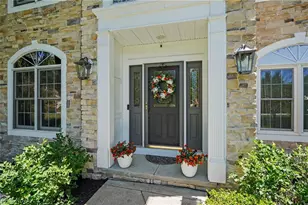 6165 Loch Lomond Ct, Solon, OH 44139 - Photo 2