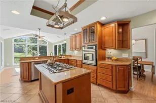 8662 Tanglewood Trail, Chagrin Falls, OH 44023 - Photo 10