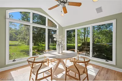 8662 Tanglewood Trail, Chagrin Falls, OH 44023 - Photo 12