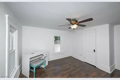940 W Hopocan Avenue, Barberton, OH 44203 - Photo 18