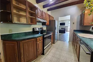 721 Frank Blvd, Akron, OH 44320 - Photo 4