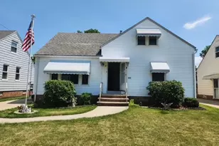 28928 Blissfield Dr, Willowick, OH 44095 - Photo 2
