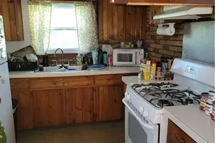 498 Walnut St, Conneaut, OH 44030 - Photo 4