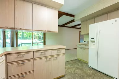7360 Ledgewood Drive, Kirtland, OH 44094 - Photo 10