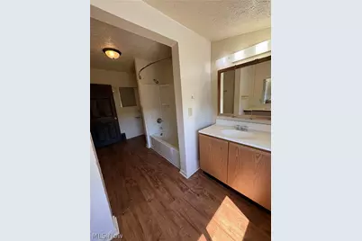 565 Brown Street, Akron, OH 44311 - Photo 10
