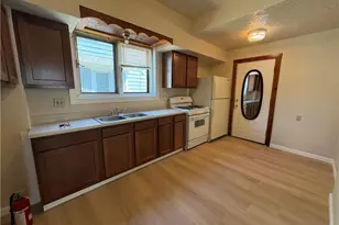 565 Brown St, Akron, OH 44311 - Photo 2