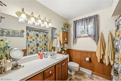 6127 Columbus Road NE, Louisville, OH 44641 - Photo 20