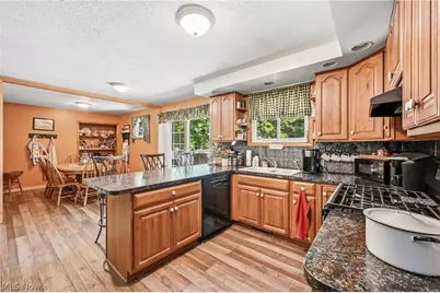 6127 Columbus Road NE, Louisville, OH 44641 - Photo 10