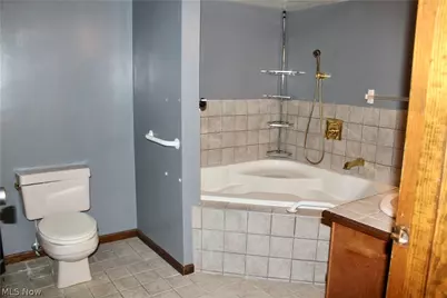 339 Country Club Boulevard, Weirton, WV 26062 - Photo 18