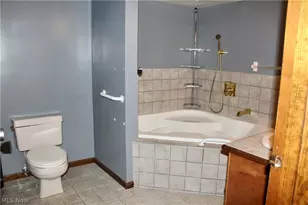 339 Country Club Blvd, Weirton, WV 26062 - Photo 18