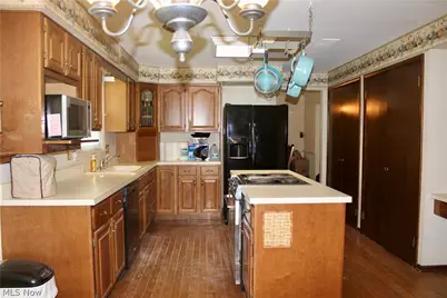 339 Country Club Boulevard, Weirton, WV 26062 - Photo 8