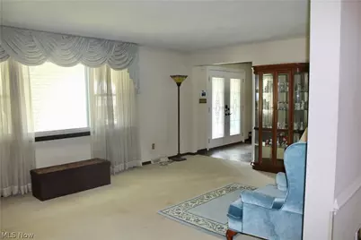 339 Country Club Boulevard, Weirton, WV 26062 - Photo 4