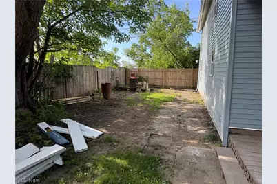 2069 E 29th Street, Lorain, OH 44055 - Photo 6