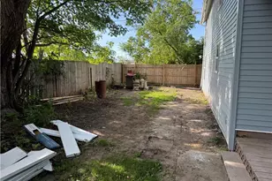 2069 E 29th St, Lorain, OH 44055 - Photo 6