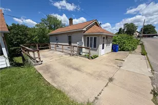 1547 Lisbon St, East Liverpool, OH 43920 - Photo 2