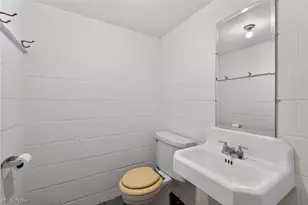 23900 Stanford Rd, Huber Heights, OH 44122 - Photo 32