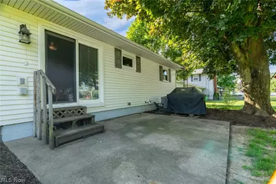 7505 Ivydale Avenue NW, North Canton, OH 44720 - Photo 4