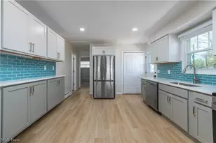 3842 Edgewater Dr, Vermilion, OH 44089 - Photo 10