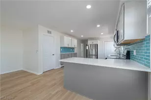 3842 Edgewater Dr, Vermilion, OH 44089 - Photo 14