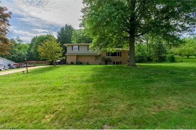 8560 Glennridge Avenue NW, Clinton, OH 44216 - Photo 2