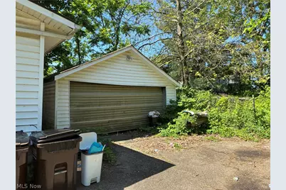 1021 Lakeview Avenue NW, Canton, OH 44708 - Photo 4