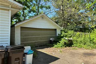 1021 Lakeview Ave NW, Canton, OH 44708 - Photo 4