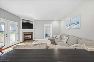 2692 Pitcher Plant Ct, Uniontown, OH 44685 - Photo 12