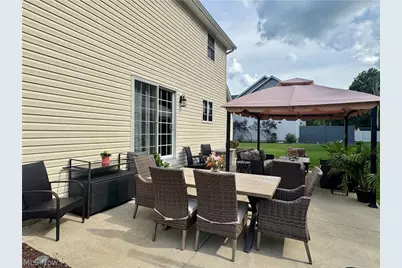 10520 Carrousel Woods Drive, New Middletown, OH 44442 - Photo 6