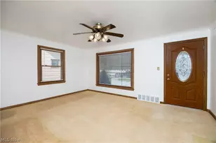 5276 W 48th St, Parma, OH 44134 - Photo 4