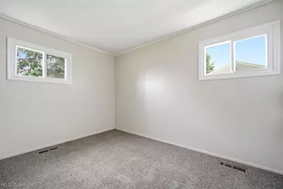 4316 Charleston Avenue, Lorain, OH 44055 - Photo 14