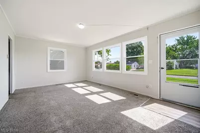 4316 Charleston Avenue, Lorain, OH 44055 - Photo 2