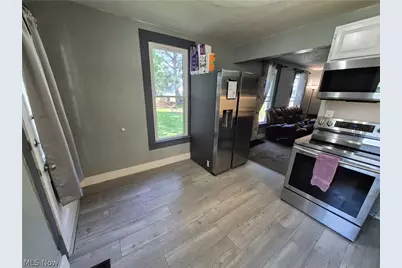 1029 E Main Street, Coshocton, OH 43812 - Photo 8