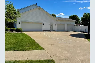 1295 Cheverton Avenue, Louisville, OH 44641 - Photo 2