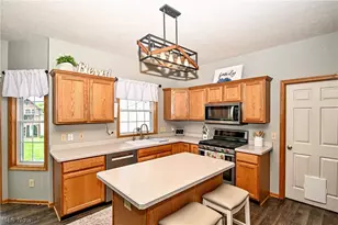 1295 Cheverton Ave, Louisville, OH 44641 - Photo 8