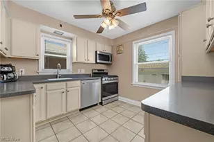 3122 Parklane Dr, Parma, OH 44134 - Photo 14