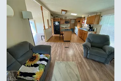 150 Rolling Acres Circle W, Massillon, OH 44647 - Photo 4