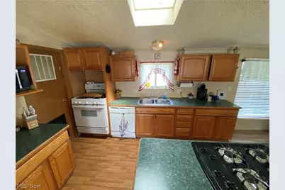 150 Rolling Acres Circle W, Massillon, OH 44647 - Photo 8