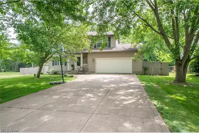 11032 Titus Avenue NW, Uniontown, OH 44685 - Photo 2
