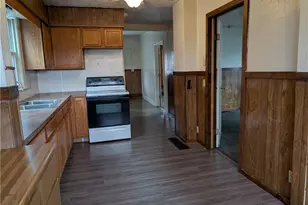 564 Carroll St, Akron, OH 44304 - Photo 4