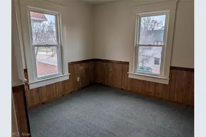 564 Carroll Street, Akron, OH 44304 - Photo 10