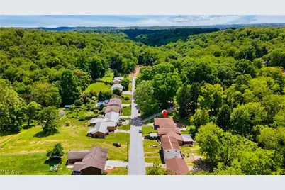 136 McHendry Street, Weirton, WV 26062 - Photo 8