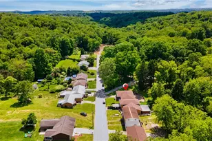 136 McHendry St, Weirton, WV 26062 - Photo 8