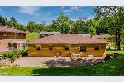 136 McHendry Street, Weirton, WV 26062 - Photo 4