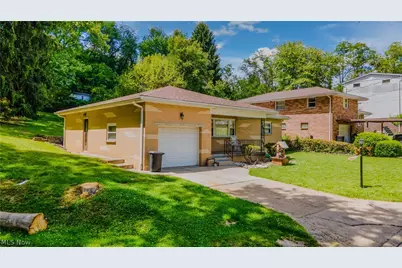 136 McHendry Street, Weirton, WV 26062 - Photo 2