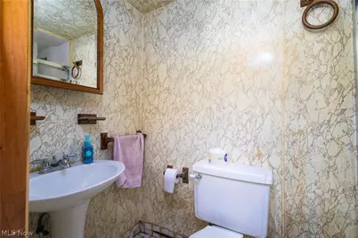 136 McHendry Street, Weirton, WV 26062 - Photo 32
