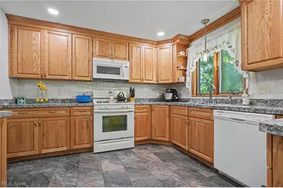 4250 Herr Fieldhouse Road, Worthington, OH 44470 - Photo 10