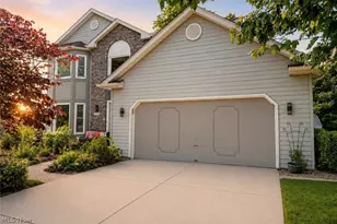4206 Arlington Dr, Brunswick, OH 44212 - Photo 2